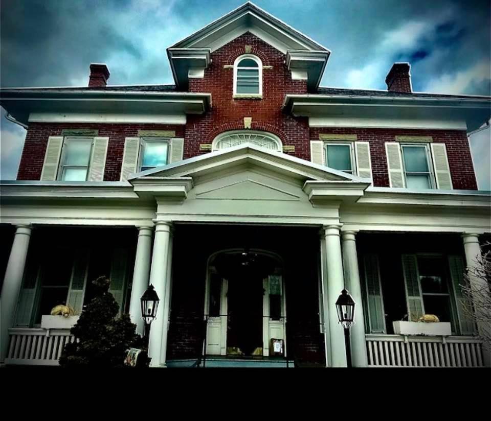 Historic 1912 Hoover House Bed And Breakfast Waynesboro Bagian luar foto